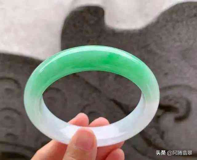翡翠手鐲種類(翡翠手鐲種類和圖解)插圖2