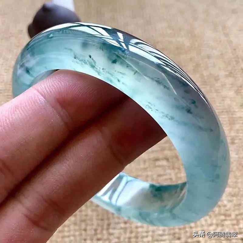 翡翠手鐲種類(翡翠手鐲種類和圖解)插圖3