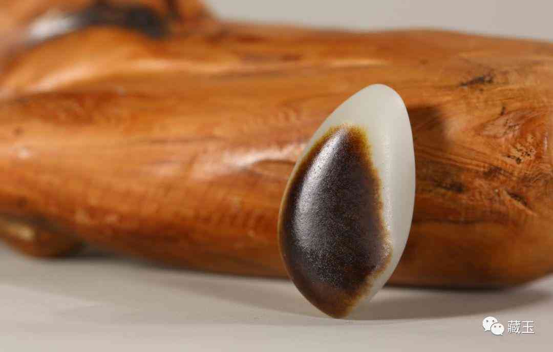 黑皮和田玉籽料原石(黑皮和田玉籽料原石鑲嵌吊墜)插圖9