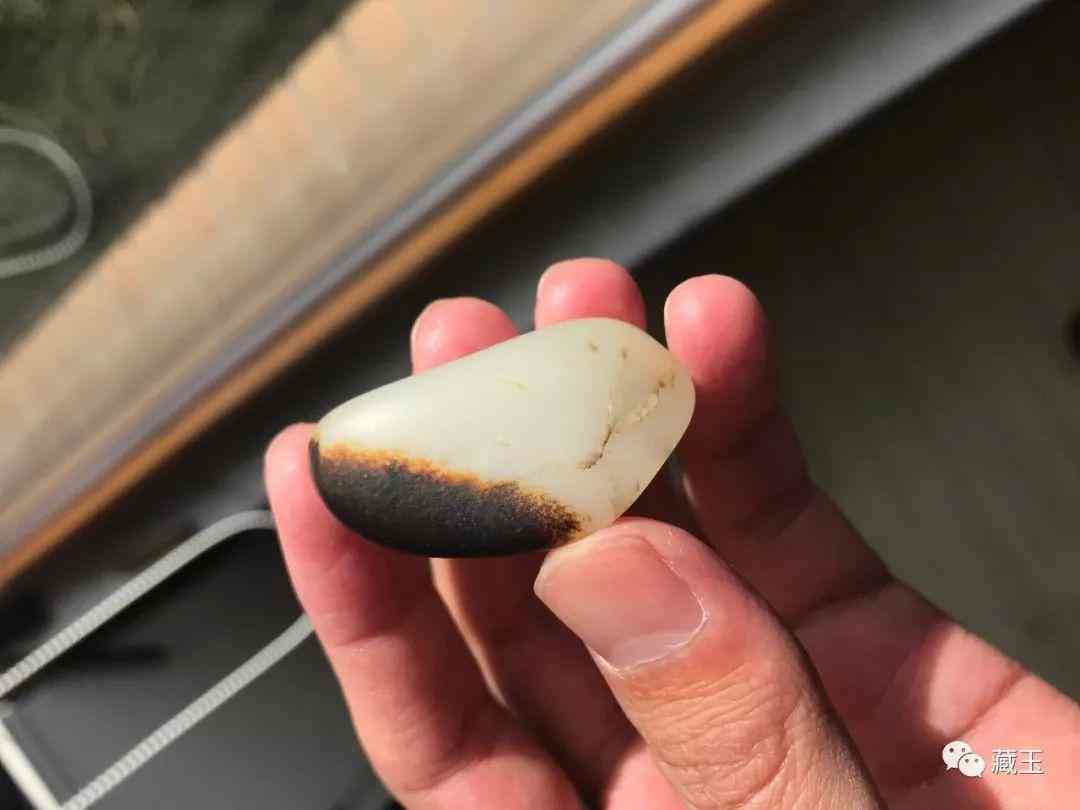 黑皮和田玉籽料原石(黑皮和田玉籽料原石鑲嵌吊墜)插圖10