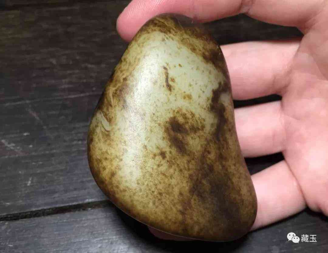 黑皮和田玉籽料原石(黑皮和田玉籽料原石鑲嵌吊墜)插圖12