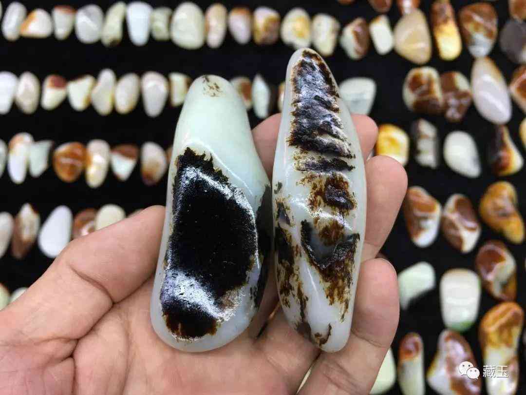 黑皮和田玉籽料原石(黑皮和田玉籽料原石鑲嵌吊墜)插圖17