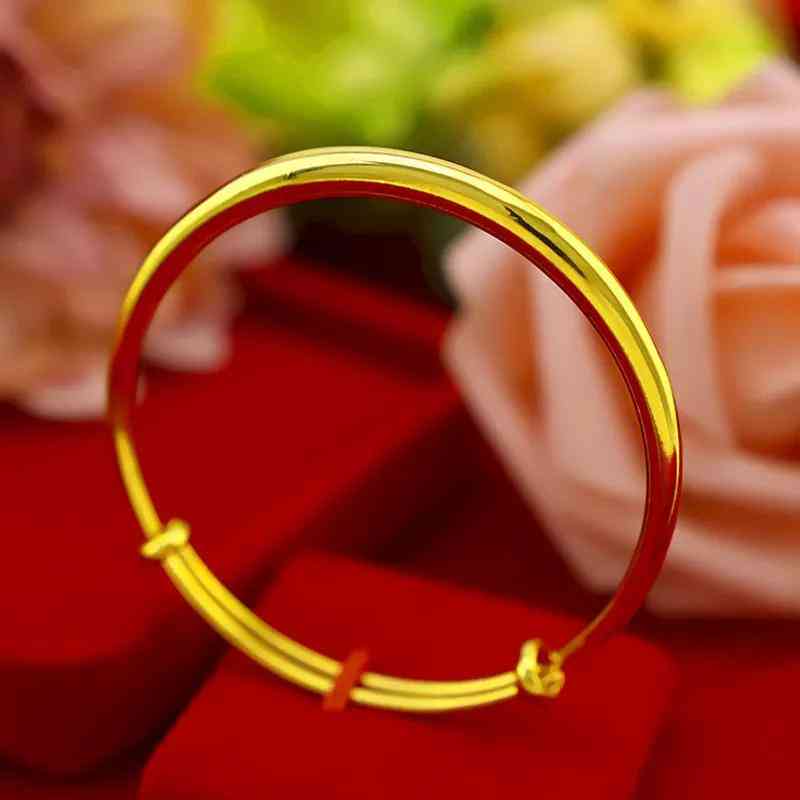 金鐲子帶右手旺自己(女人金鐲子戴哪個(gè)手旺運(yùn))插圖6