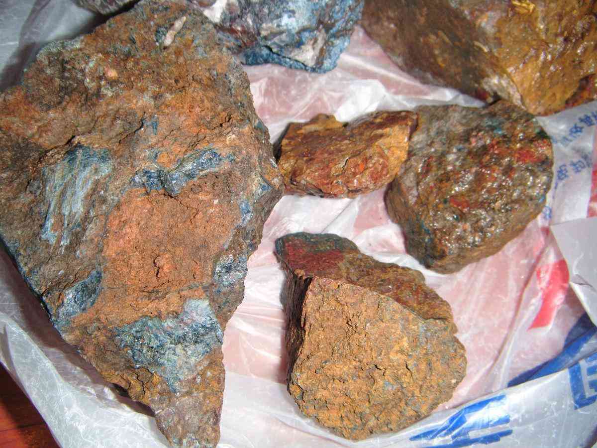 虎睛石價(jià)格(虎睛石擺件極品拍賣價(jià)格)插圖1