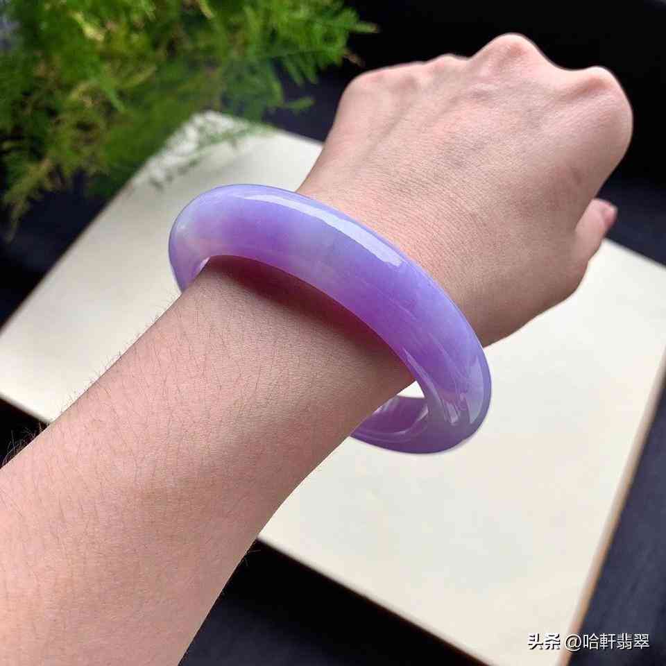 糯種翡翠一般多少錢(糯種翡翠手鐲大概多少錢)