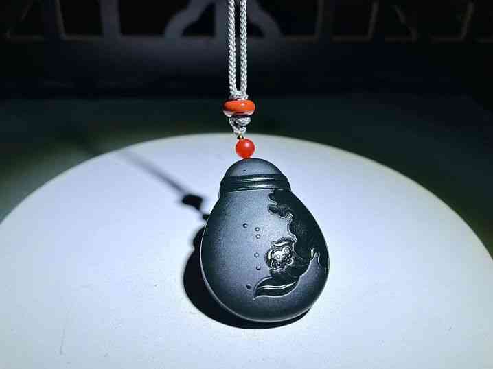 和田玉吊墜多少錢一個(正宗的和田玉吊墜多少錢一個小的)插圖2