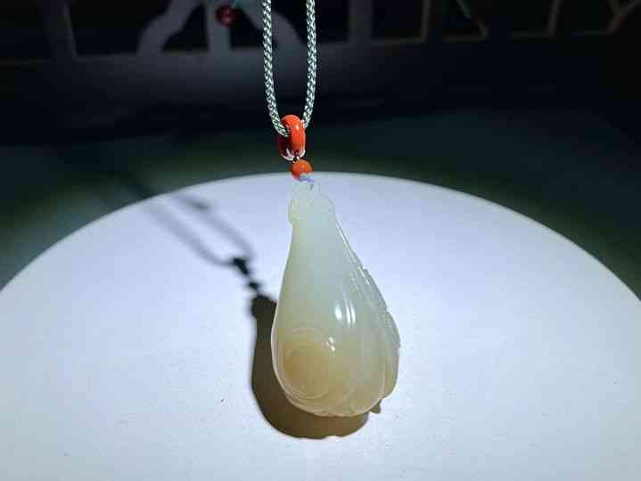 和田玉吊墜多少錢一個(正宗的和田玉吊墜多少錢一個小的)插圖5
