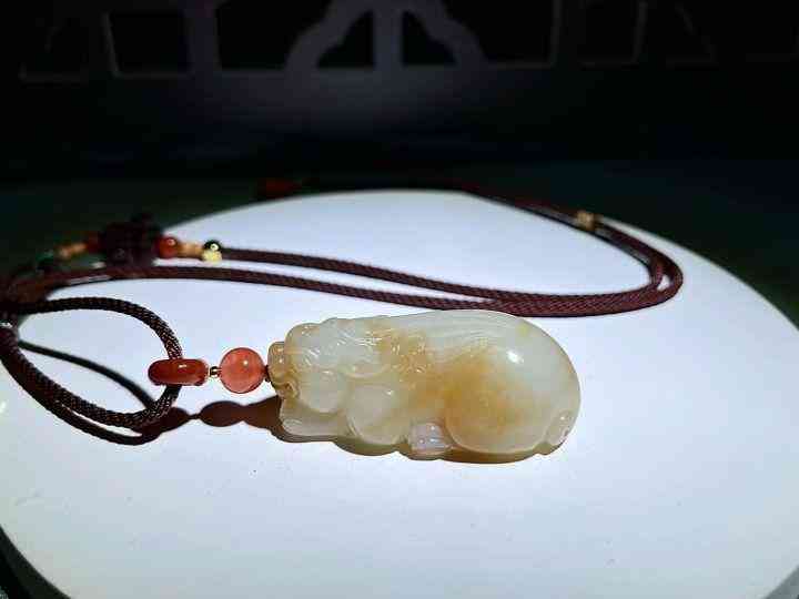 和田玉吊墜多少錢一個(正宗的和田玉吊墜多少錢一個小的)插圖8