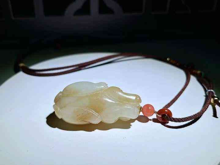 和田玉吊墜多少錢一個(正宗的和田玉吊墜多少錢一個小的)插圖9