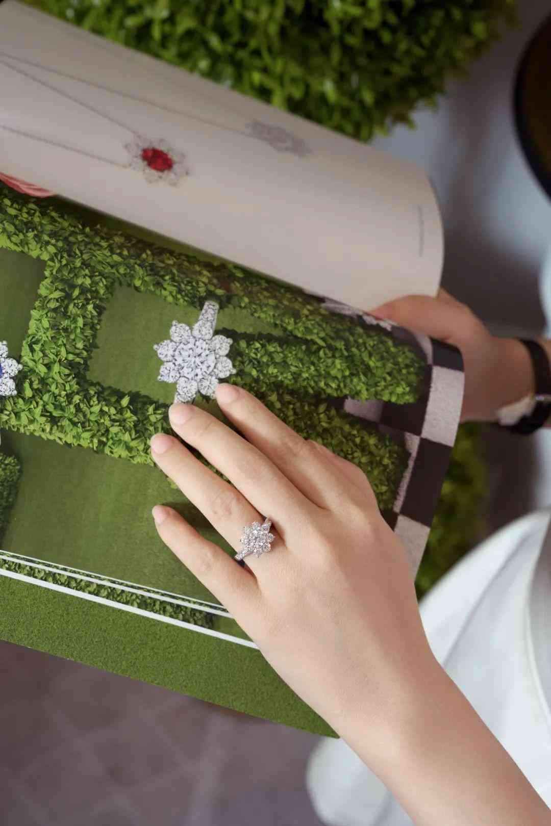 鉑金項(xiàng)鏈品牌十大排行(鉑金項(xiàng)鏈品牌十大排行榜圖片)插圖19