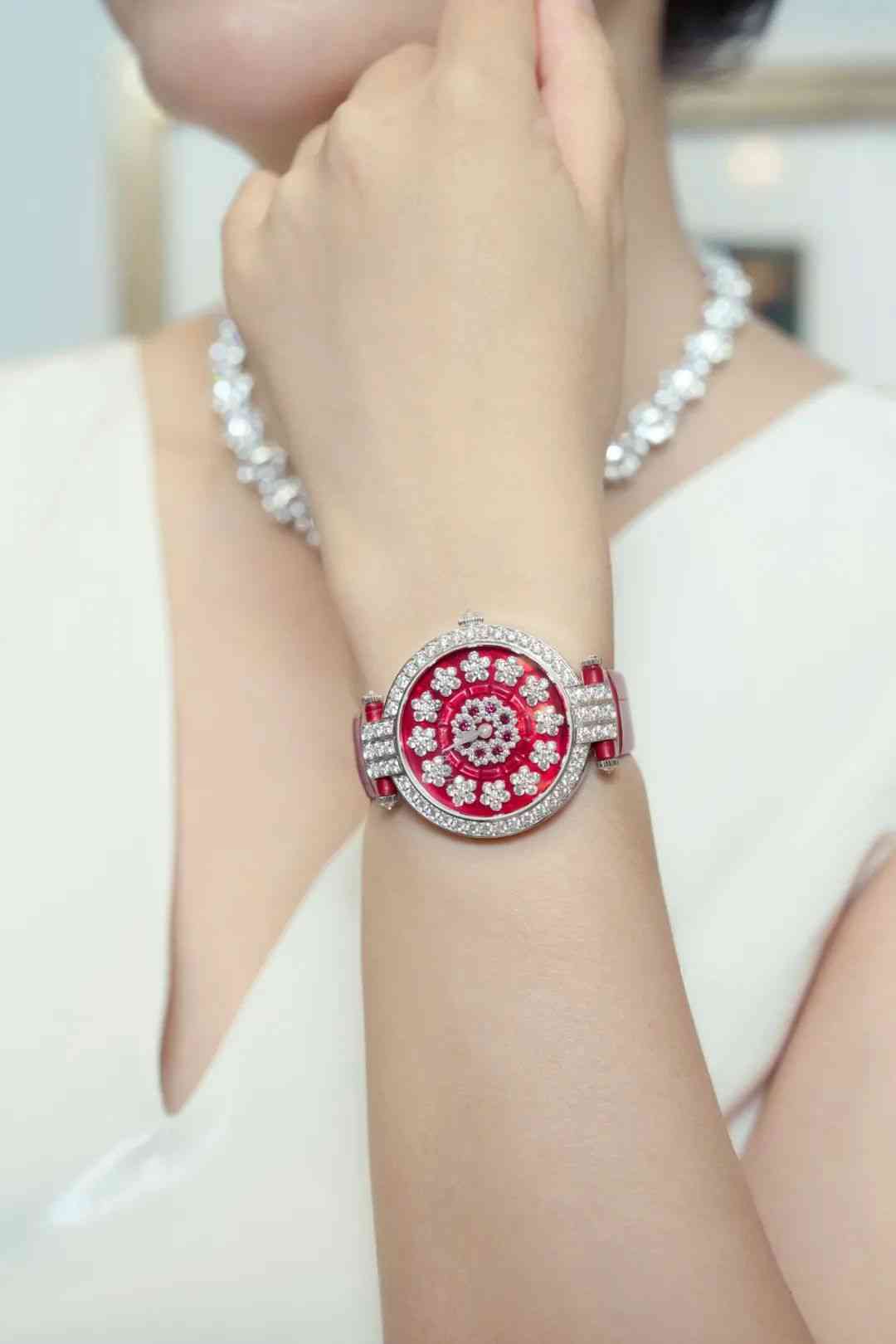 鉑金項(xiàng)鏈品牌十大排行(鉑金項(xiàng)鏈品牌十大排行榜圖片)插圖23