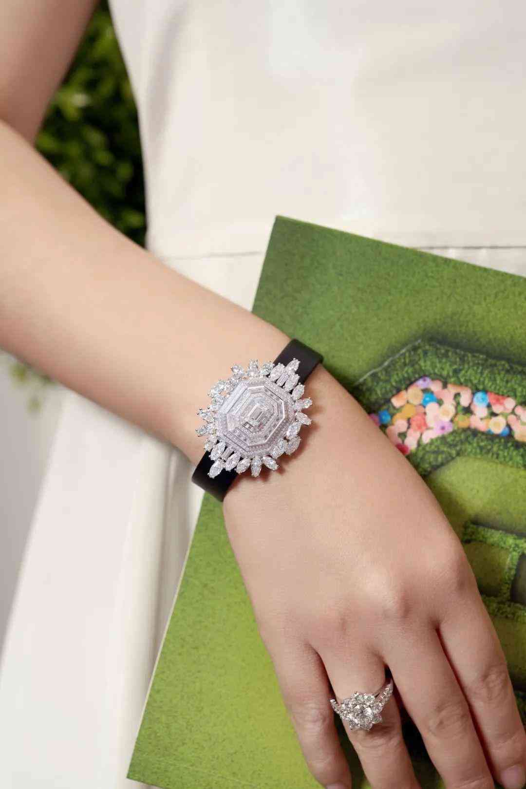 鉑金項(xiàng)鏈品牌十大排行(鉑金項(xiàng)鏈品牌十大排行榜圖片)插圖30