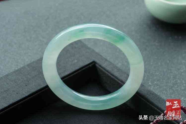 手鐲戴左手還是戴右手比較好(黃金手鐲戴左手還是戴右手比較好)插圖2