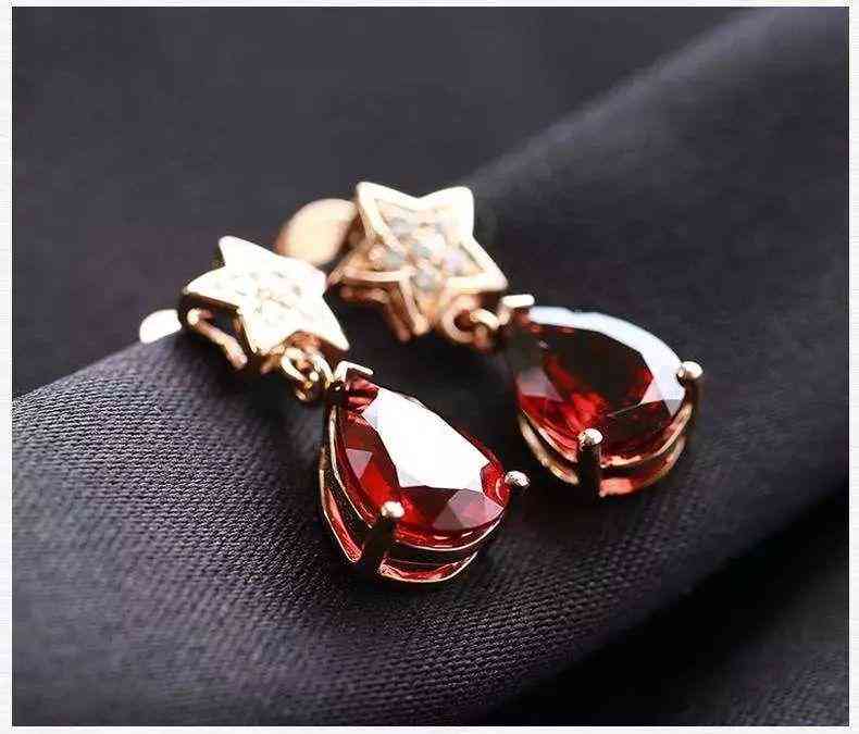 石榴石手串的功效(石榴石手串的功效和禁忌)插圖1