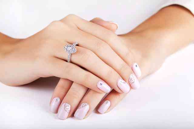 周大福鉆戒回收的規(guī)則(周大福鉆石戒指回收怎么算的)