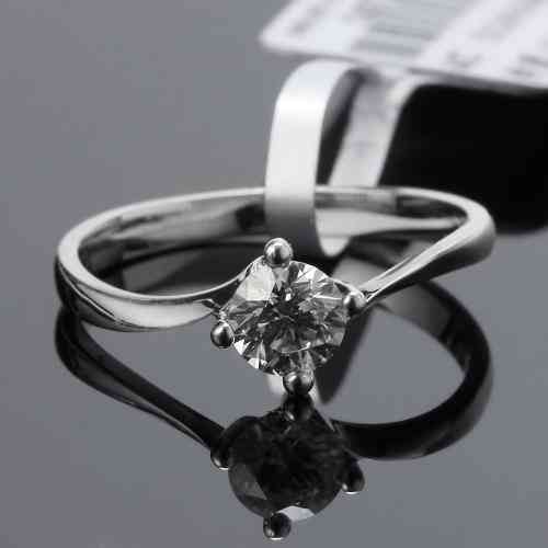 k金鉆戒好還是鉑金鉆戒好(十八k金鉆戒好還是鉑金鉆戒好)