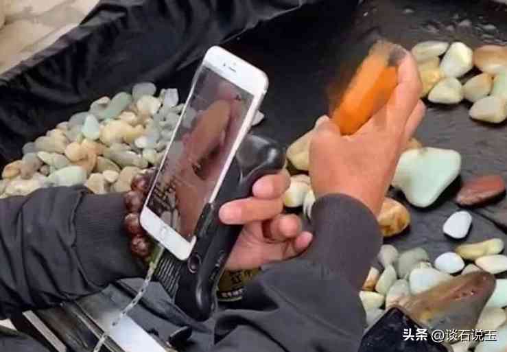 玉是越綠越好還是越白越好(什么樣的玉才是真正的好玉鐲)插圖6