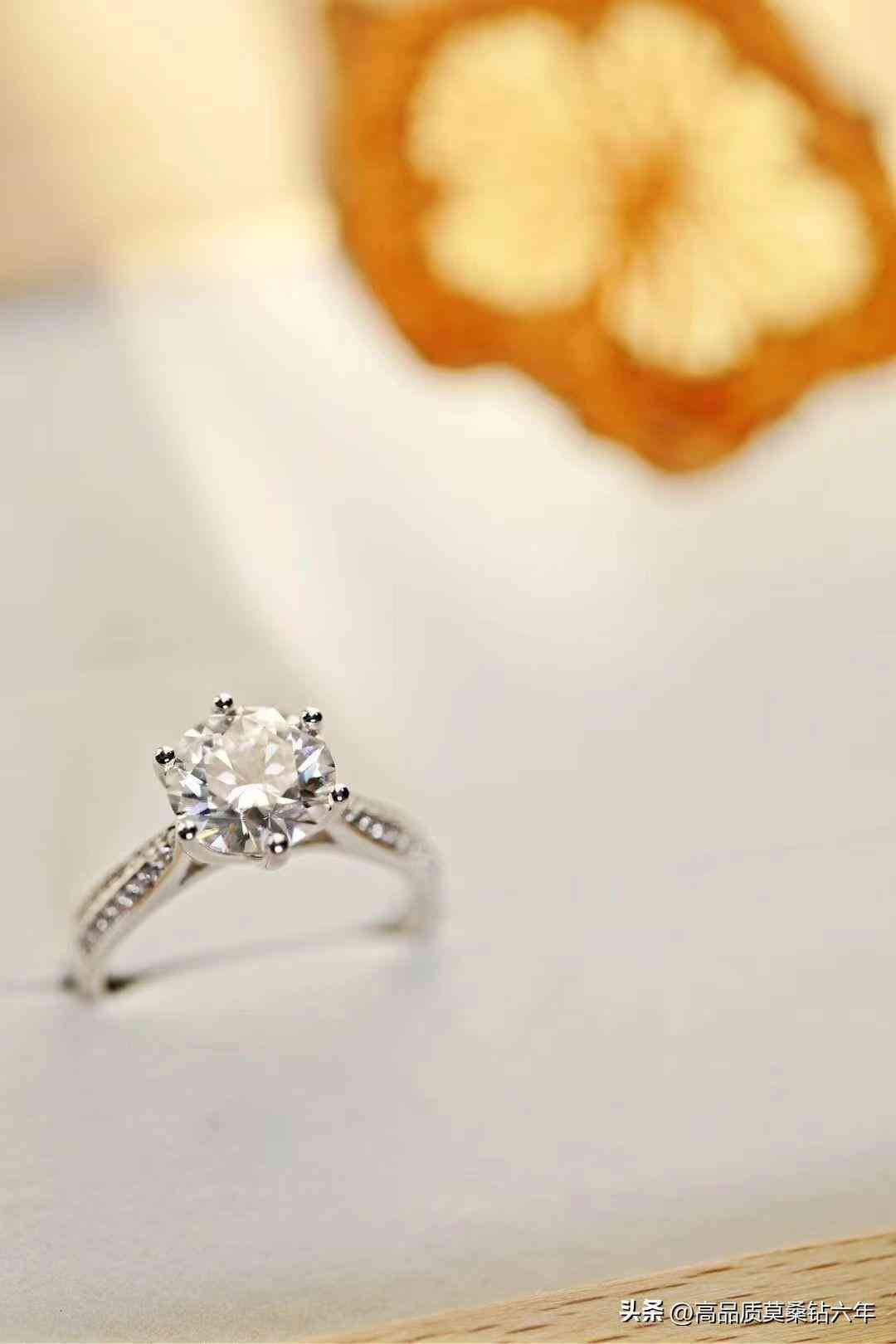 莫桑鉆石多少錢一克(莫桑鉆石多少錢一克拉)插圖2