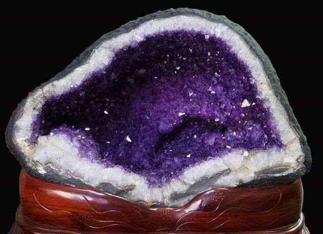 紫水晶價(jià)格多少錢一克(紫水晶價(jià)格多少錢一克拉)插圖4