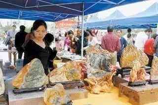 中國(guó)哪里可以撿到翡翠原石(中國(guó)哪里可以撿到翡翠原石的地方)