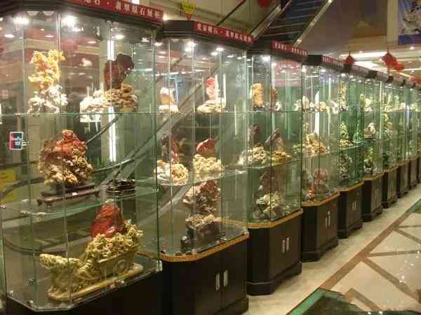 中國(guó)哪里可以撿到翡翠原石(中國(guó)哪里可以撿到翡翠原石的地方)插圖11