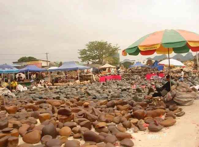 中國(guó)哪里可以撿到翡翠原石(中國(guó)哪里可以撿到翡翠原石的地方)插圖14