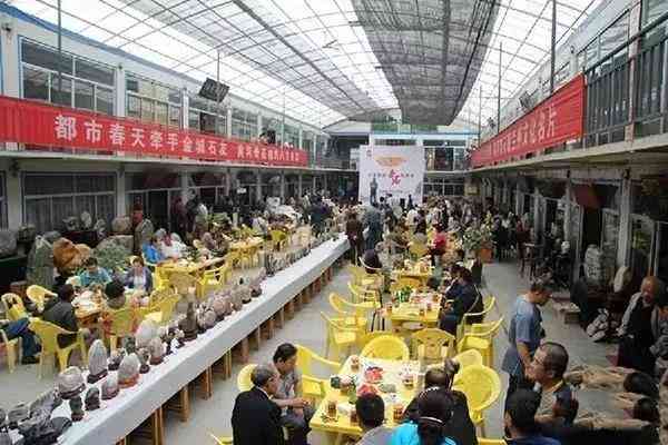 中國(guó)哪里可以撿到翡翠原石(中國(guó)哪里可以撿到翡翠原石的地方)插圖19