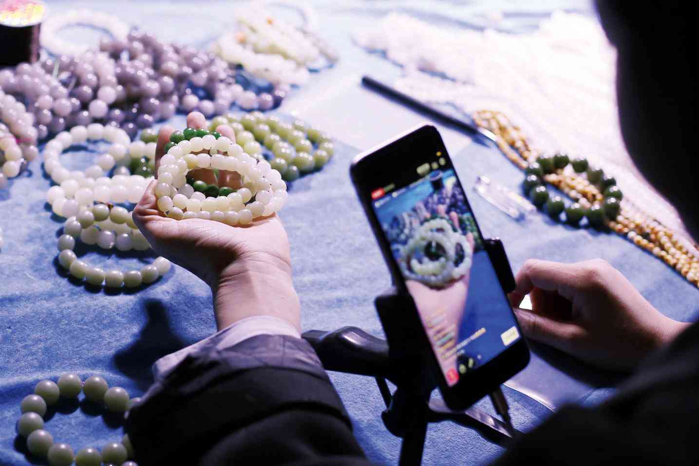 翡翠想賣掉到哪里賣(翡翠想賣掉到哪里賣比較好)