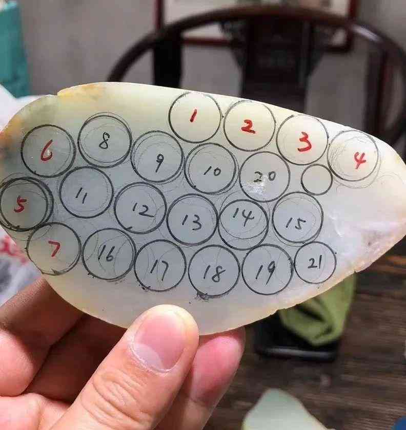 正宗和田玉手鐲價格是多少(正宗和田玉手鐲價格是多少錢一克)插圖9