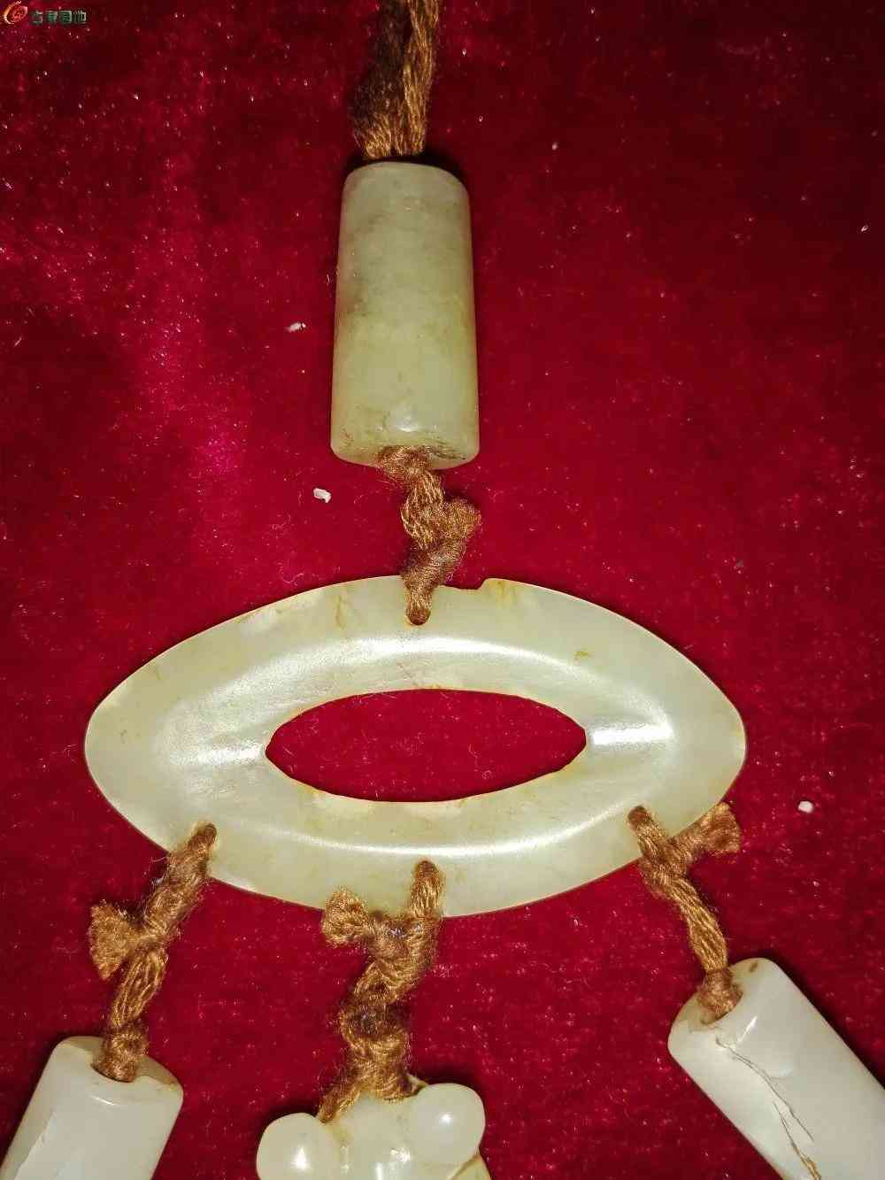 玉石的鑒別方法(真假岫玉石的鑒別方法)