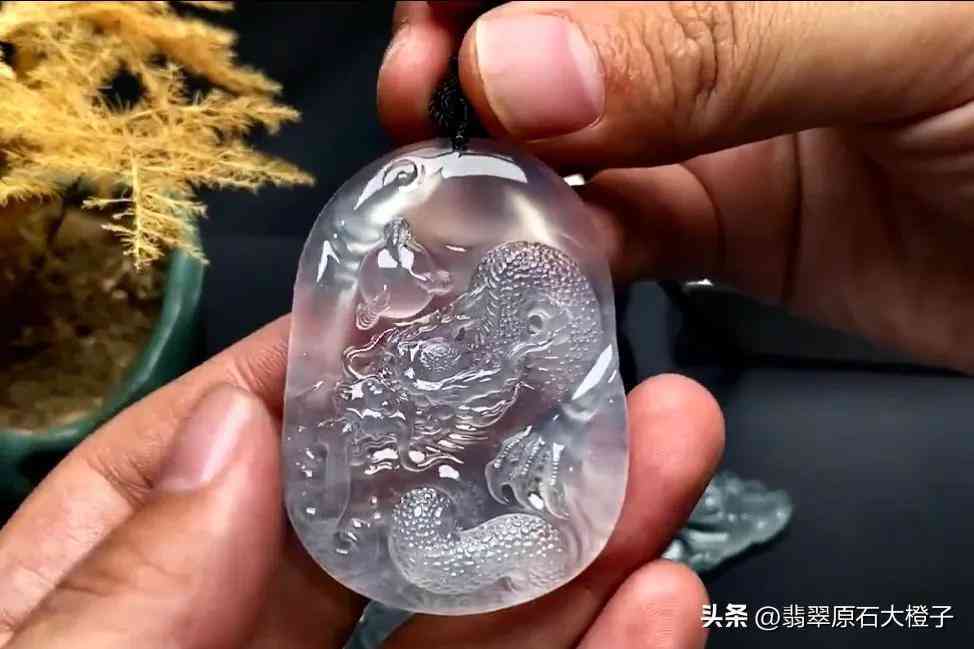 翡翠的寓意和象征(翡翠豆子的寓意和象征意義)