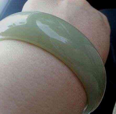 瑪瑙玉手鐲的價格(瑪瑙玉手鐲的價格是多少)插圖3