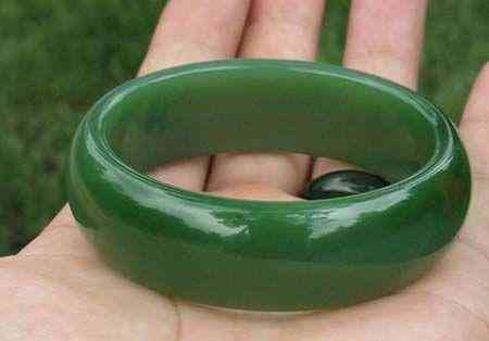 瑪瑙玉手鐲的價格(瑪瑙玉手鐲的價格是多少)插圖7