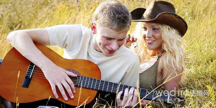 朋友結(jié)婚周年紀(jì)念日送什么禮物(朋友結(jié)婚周年紀(jì)念日送什么禮物比較好)