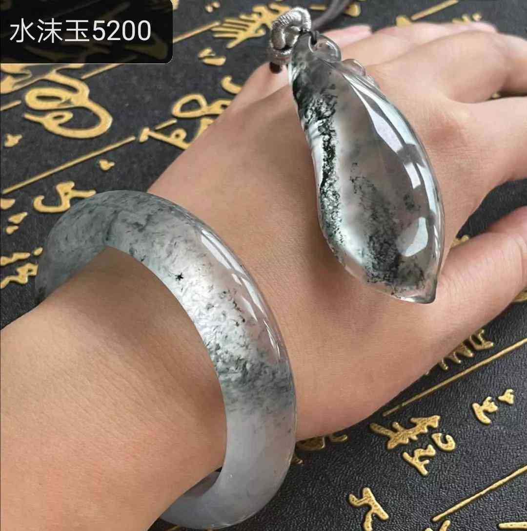 石英巖玉手鐲值不值錢(石英巖玉手鐲值錢嗎)