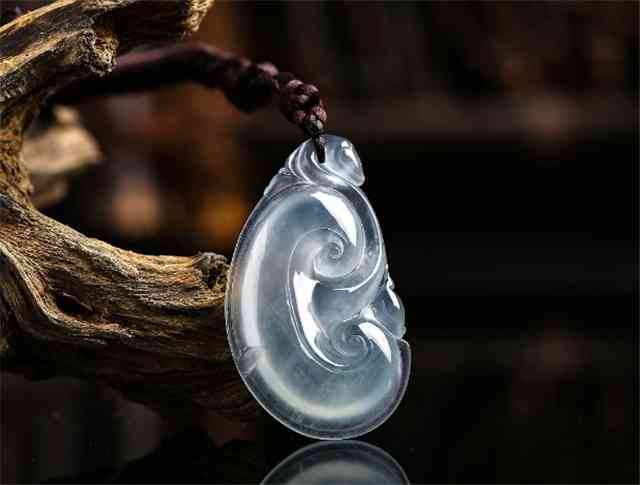 翡翠吊墜價(jià)格表(翡翠吊墜價(jià)格表圖片大全)