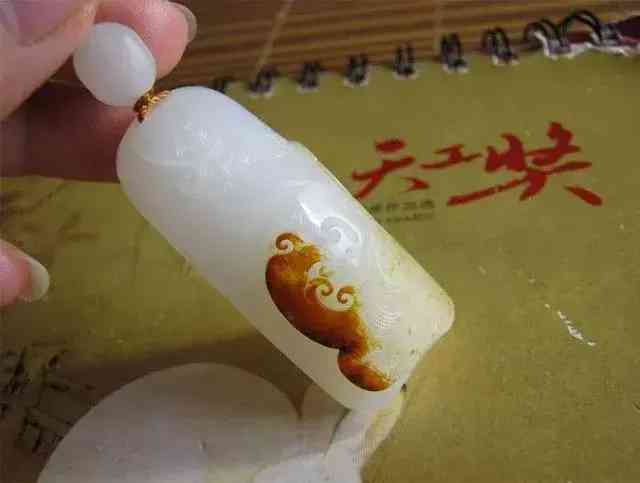 綠松石戴久了會(huì)有靈性嗎(綠松石戴久了會(huì)變色嗎)