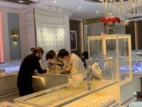 周大福是什么檔次(獨白周大福是什么檔次)