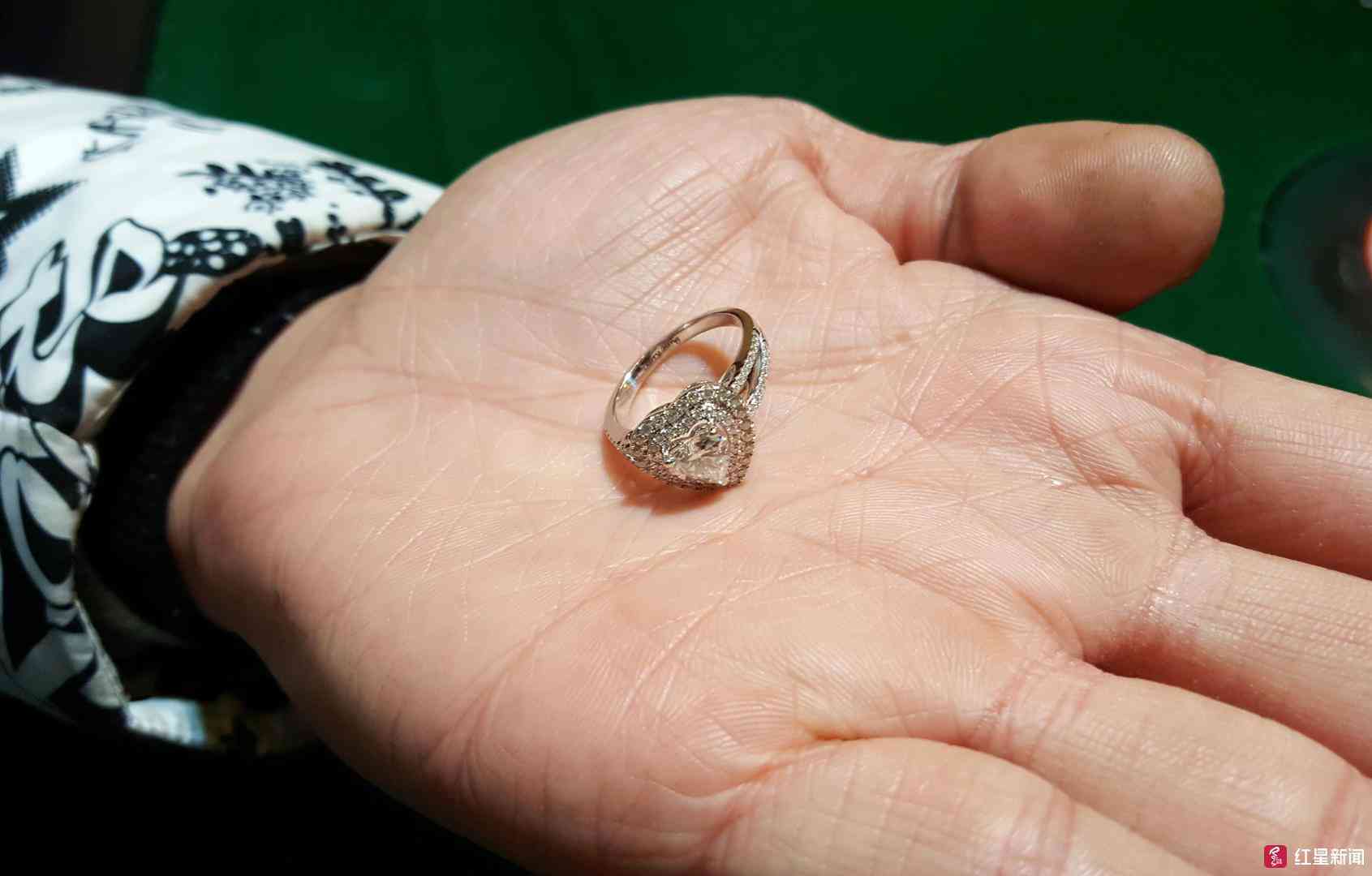 謝瑞麟鉆戒價格(謝瑞麟鉆戒價格高嗎)