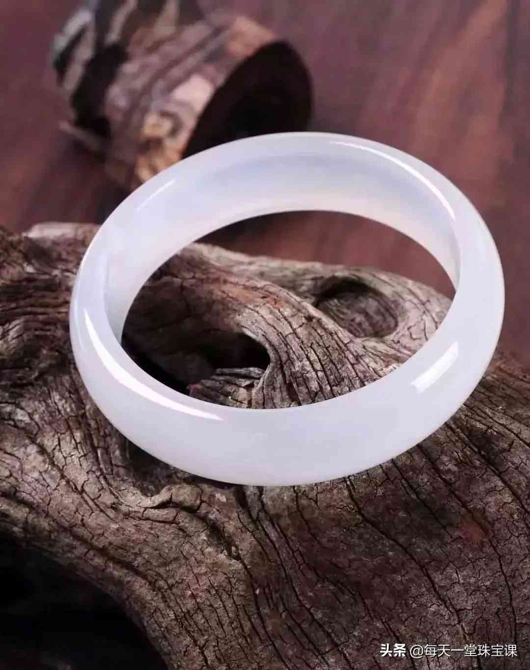 海洋玉髓為什么不值錢(qián)(海洋玉髓為什么便宜)