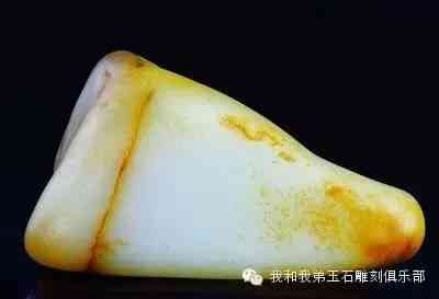 和田玉籽料和山料的區(qū)別(新疆和田玉籽料和山料的區(qū)別)