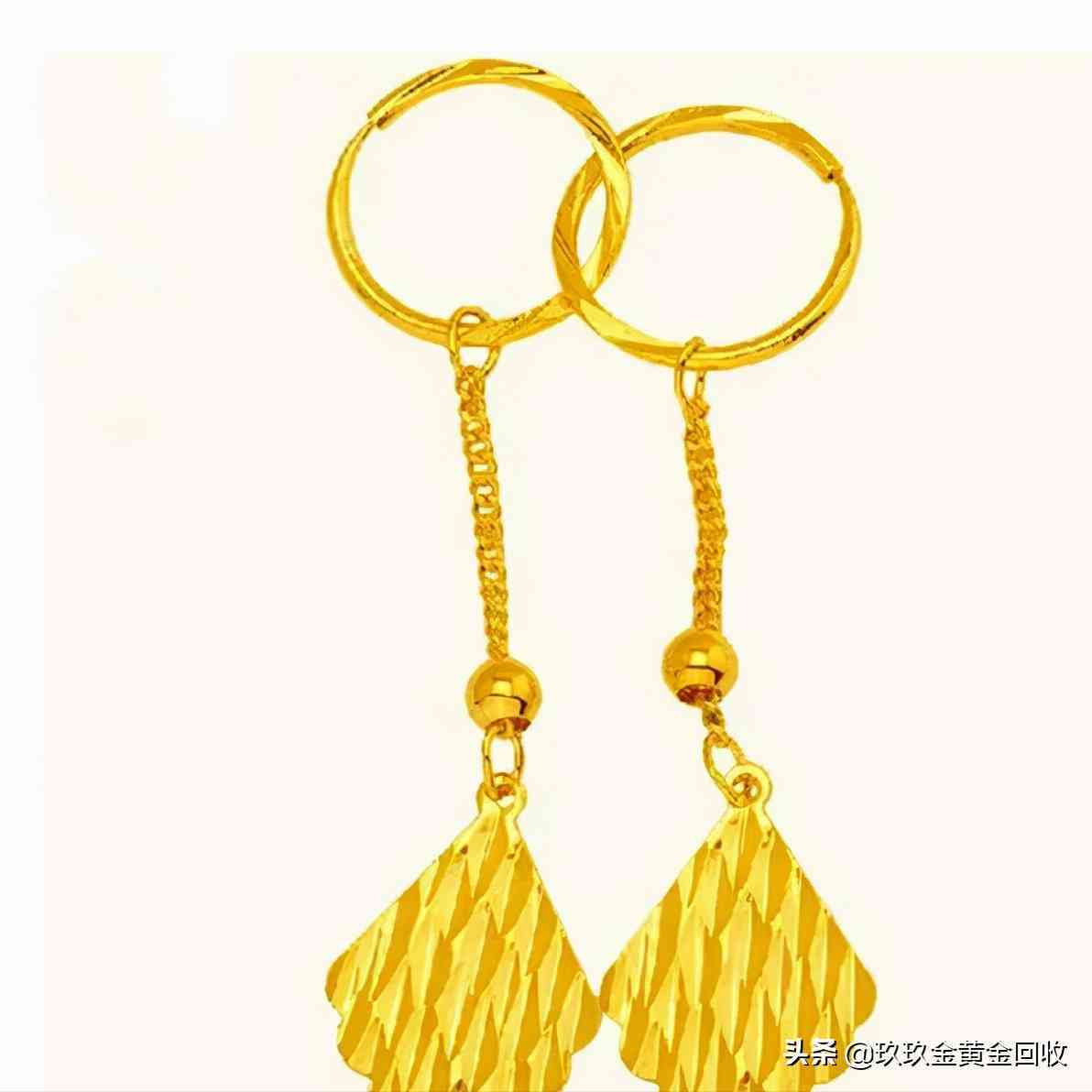 黃金耳釘怎么戴(黃金耳釘怎么戴圖解)