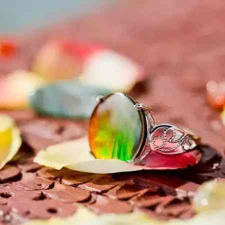 斑彩石佩戴禁忌(斑彩寶石佩戴有什么禁忌)