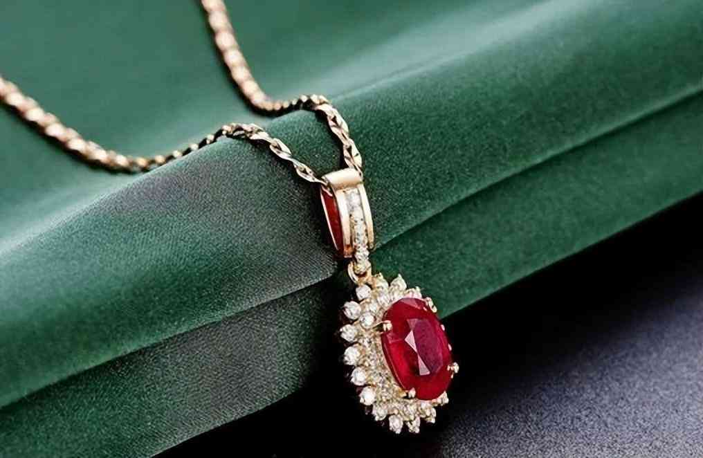 金項鏈一般多少克女士(金項鏈一般多少克女士戴)