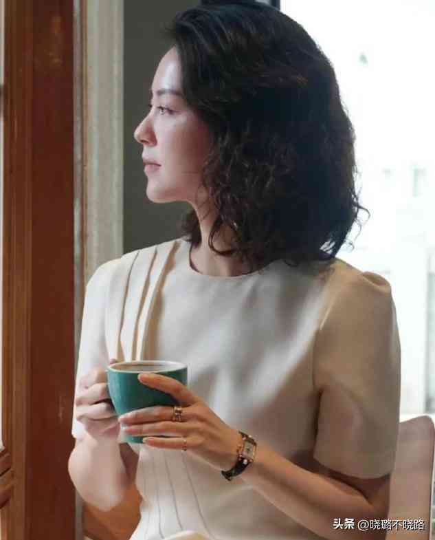 45一50歲女人適合戴什么手鐲(60歲媽帶什么款黃金手鐲)