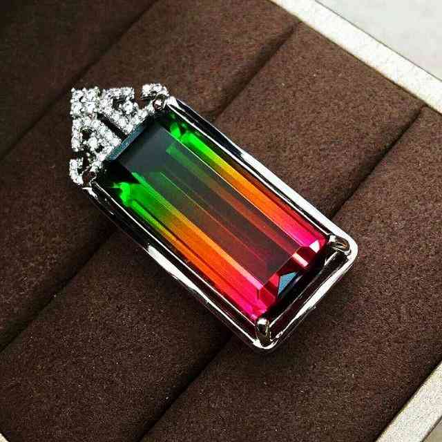 什么是碧璽怎樣鑒別碧璽(碧璽真假最簡(jiǎn)單的鑒別小竅門(mén))