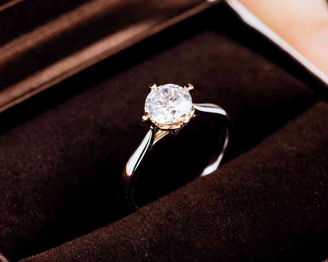 鉆戒哪個牌子性價比高(鉆戒哪個牌子的好性價比高還便宜)