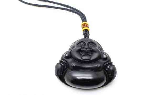 黑曜石的佩戴禁忌(黑曜石的功效與作用佩戴禁忌)