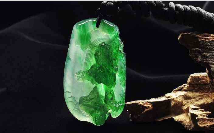 一杯水鑒定真假翡翠(一杯水鑒定真假翡翠的方法)