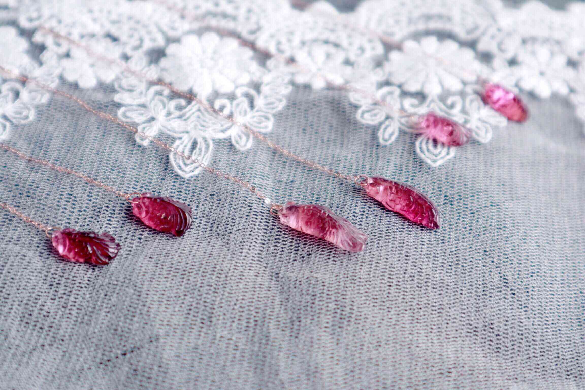 彩碧璽的功效與作用(彩虹碧璽的功效與作用佩戴禁忌)